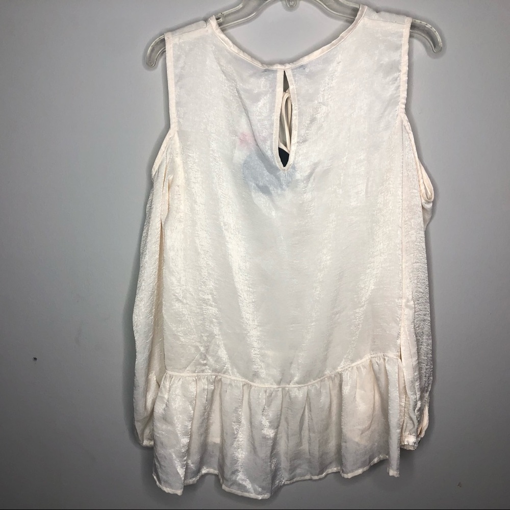 Harlow & Graham ivory could shoulder peplum blouse - Picture 3 of 7